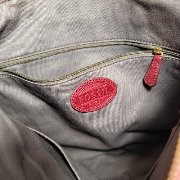 ❤ SOLD 🎆 Fossil Purse 😍 Red - Picture 8 of 14